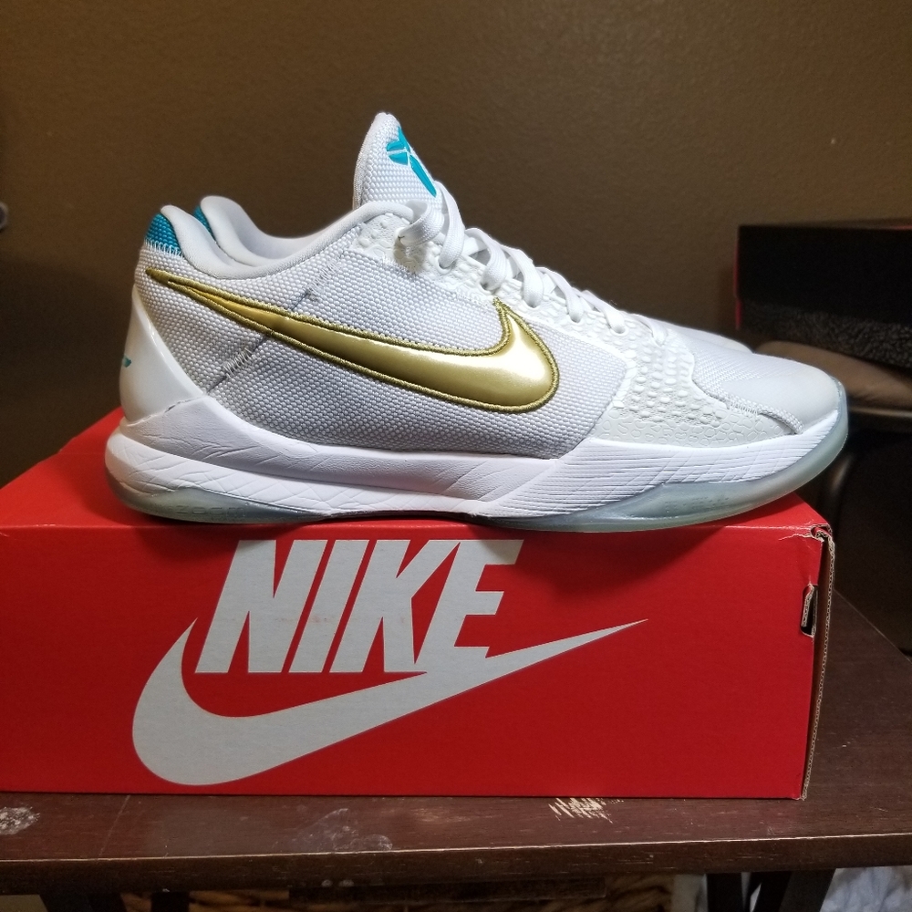 Kobe 5 Protro Undefeated white sale or trade for other Kobe